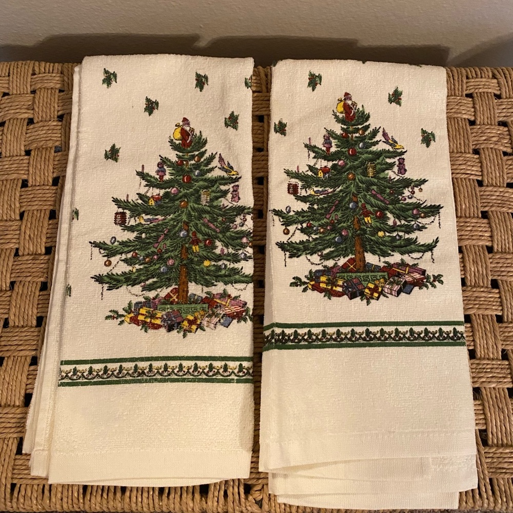 Spode. Christmas Tree Kitchen Towels - Set of 2.
